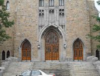 L'église Saint-Louis de France en 2010 son entrée